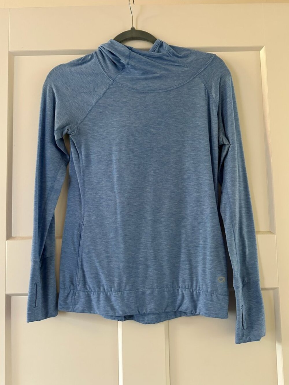 GAP Fit Women's Long-Sleeve Activewear Shirt